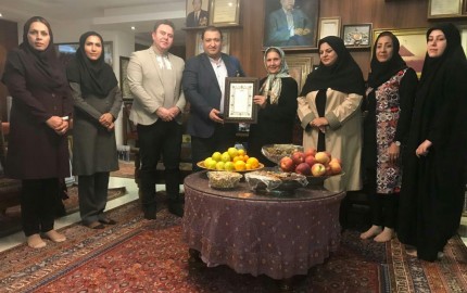 دیدار اعضا حزب اعتدال و توسعه فارس با خانواده پدر تعلیمات عشایر ایران